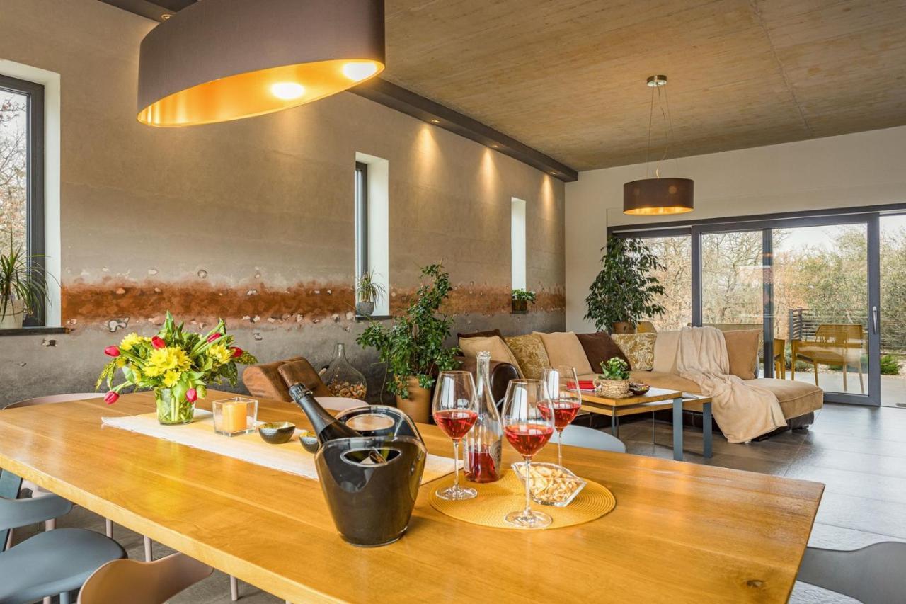 Apartments Bijou With Big Private Garden Near Umag Vilanija المظهر الخارجي الصورة