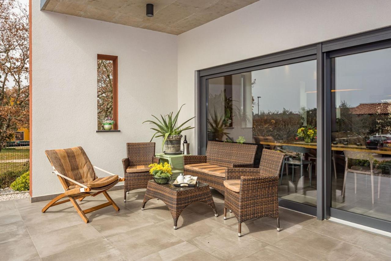 Apartments Bijou With Big Private Garden Near Umag Vilanija المظهر الخارجي الصورة